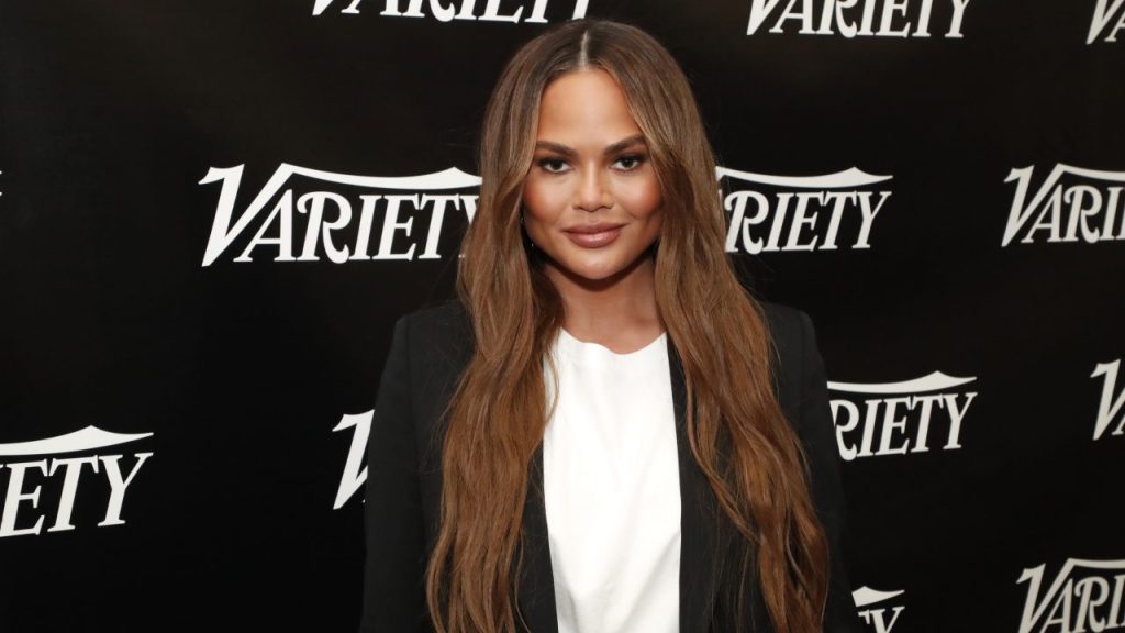 Chrissy Teigen tries the Meghan Markle jam