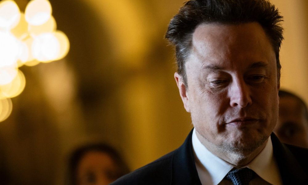 Elon Musk threatened with SEC sanctions for failing to appear in court