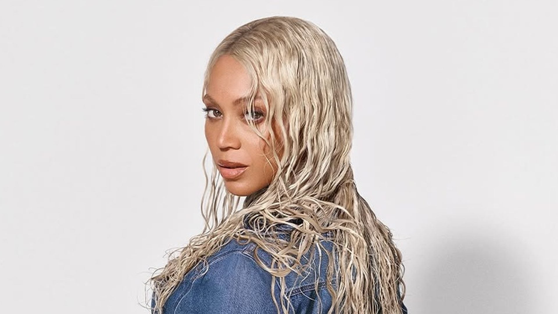 Daisy Duke Blonde iCymil Beyoncé, nails for buttons and more
